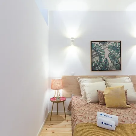 Spacious Bright Flat W/ Terrace By Host Wise Porto